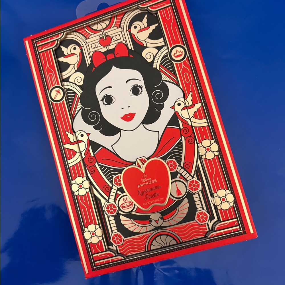 Disney Princess Eyeshadow Palette - Red and Pink